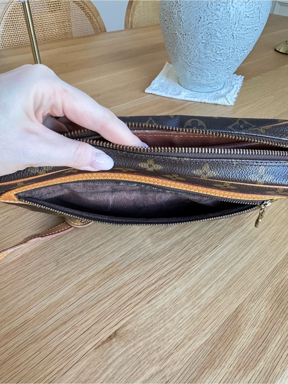 ✅AUTHENTIC✅LOUIS VUITTON SAINT GERMAIN 27 CROASBODY BAG - Picture 14 of 15